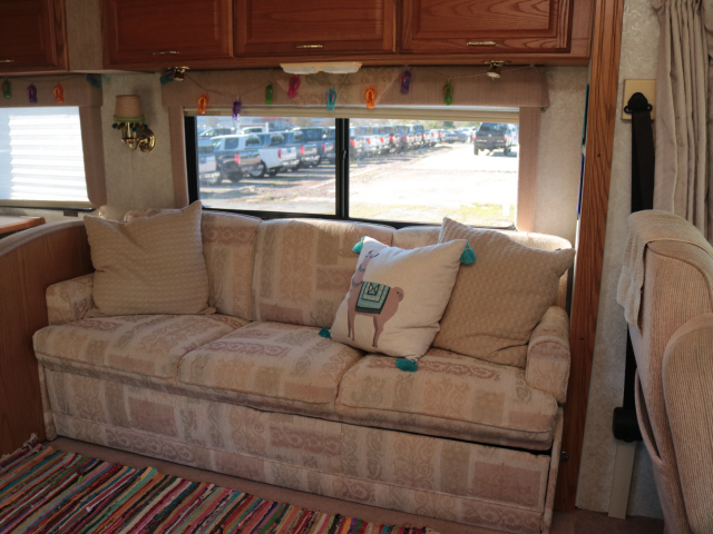 1999 Winnebago Wpf35c MPV / Brave