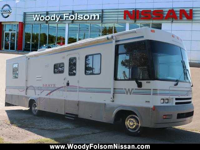 1999 Winnebago Wpf35c MPV / Brave