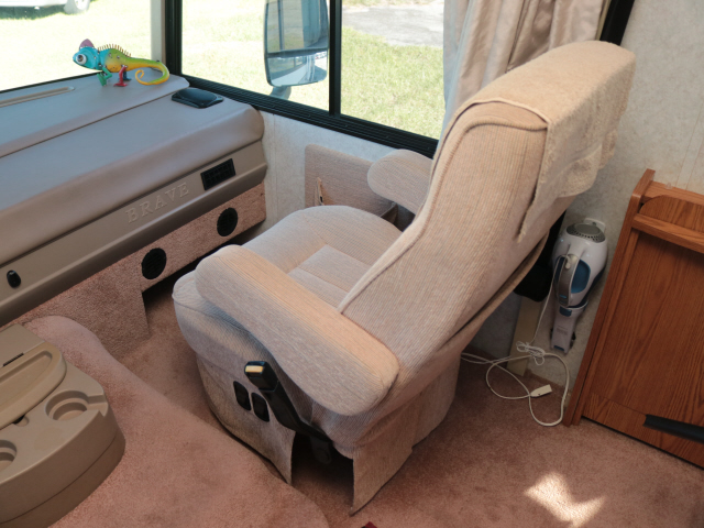 1999 Winnebago Wpf35c MPV / Brave