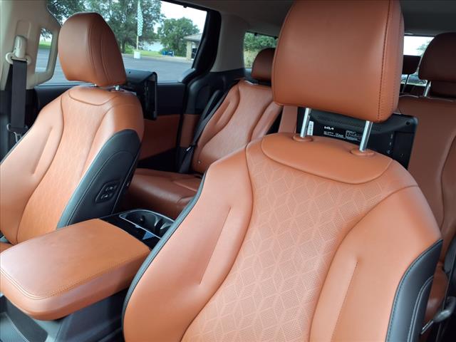 2024 Kia Carnival SX