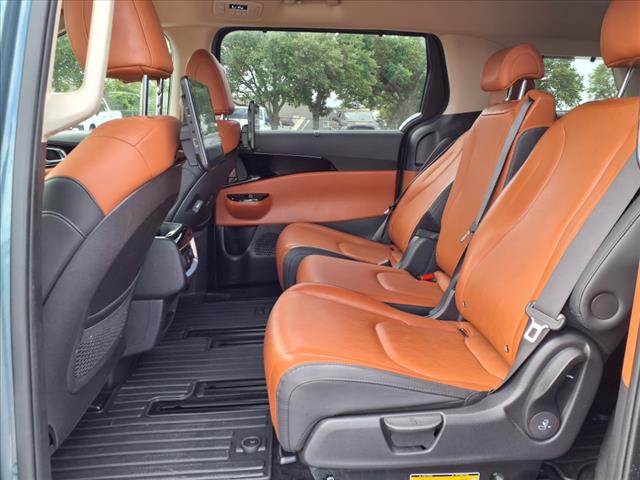 2024 Kia Carnival SX