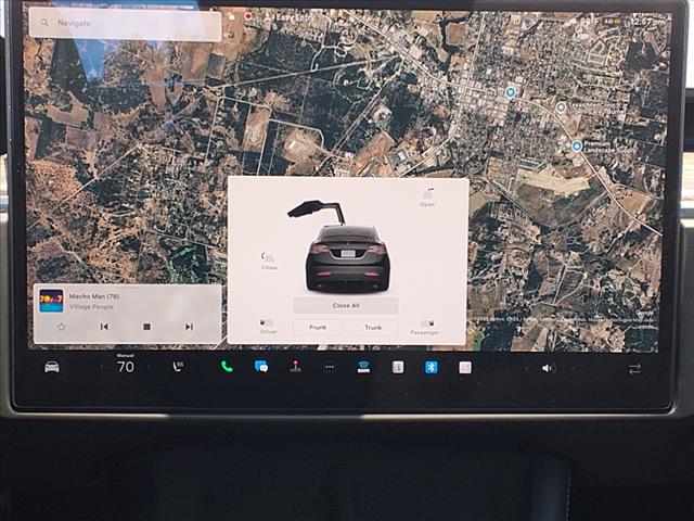 2022 Tesla Model X Base