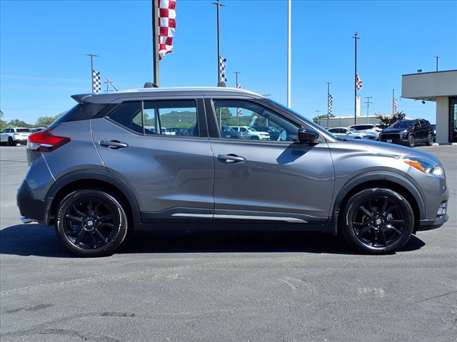 2020 Nissan Kicks SR