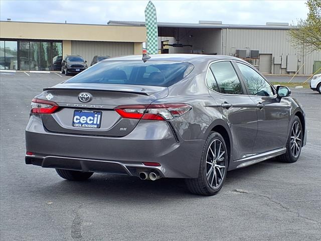 2022 Toyota Camry SE