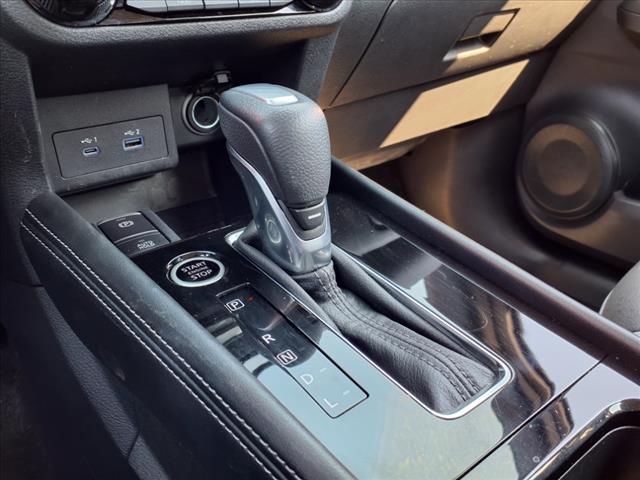2021 Nissan Kicks SR