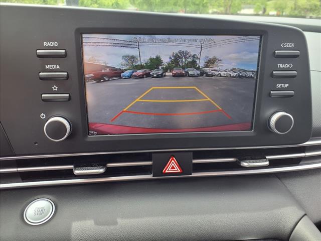 2022 Hyundai ELANTRA SEL