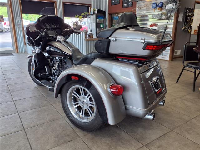 2017 Harley-Davidson Motorcycle 107 Milwaukee Eight