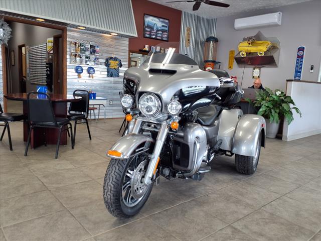2017 Harley-Davidson Motorcycle 107 Milwaukee Eight