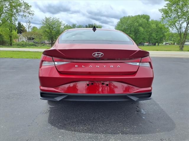 2022 Hyundai ELANTRA SEL