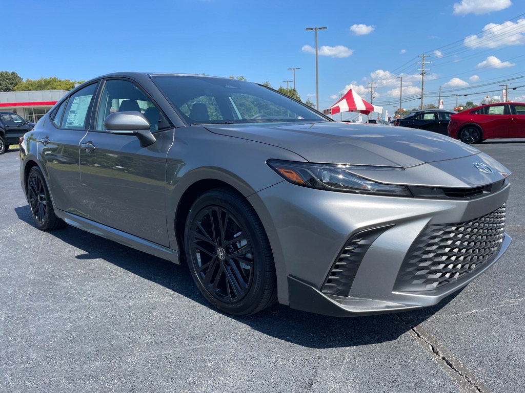 2026 Toyota Camry SE photo 2