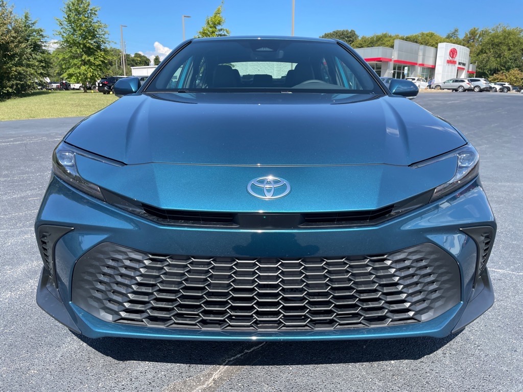 2026 Toyota Camry SE photo 3