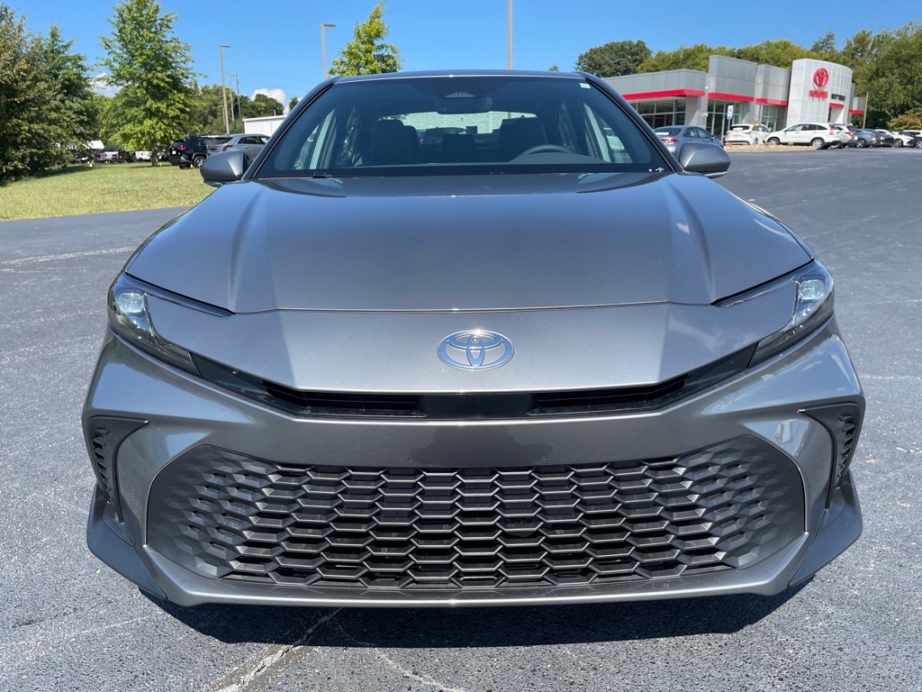 2026 Toyota Camry SE photo 3