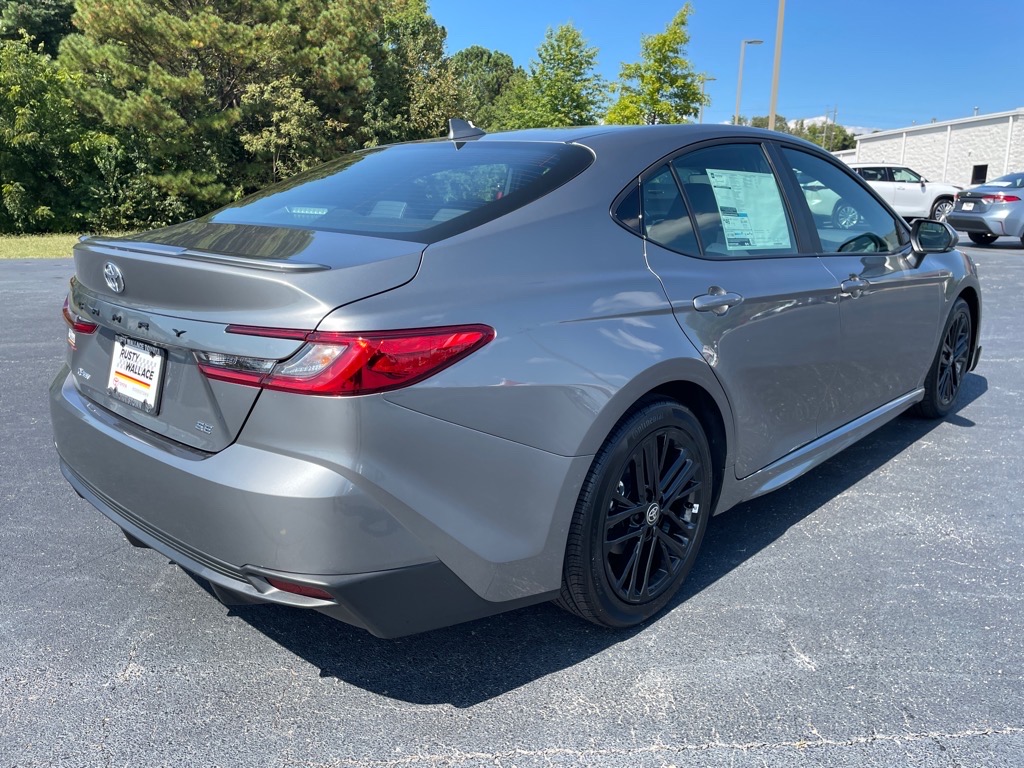 2026 Toyota Camry SE photo 4
