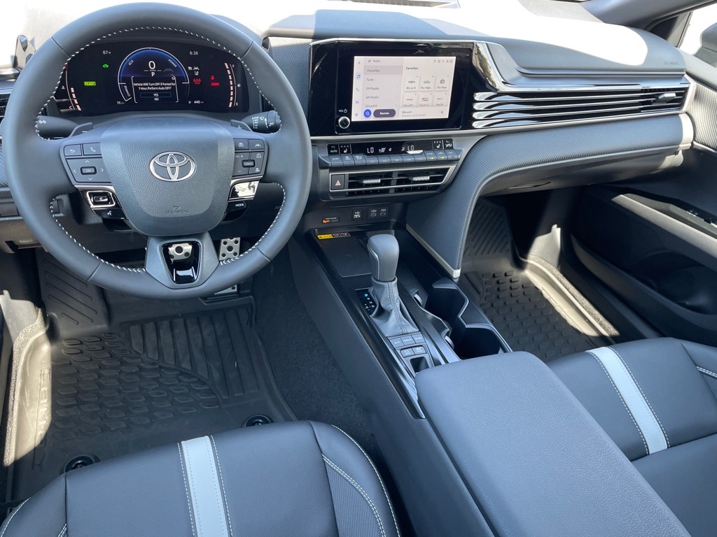 2026 Toyota Camry SE photo 7