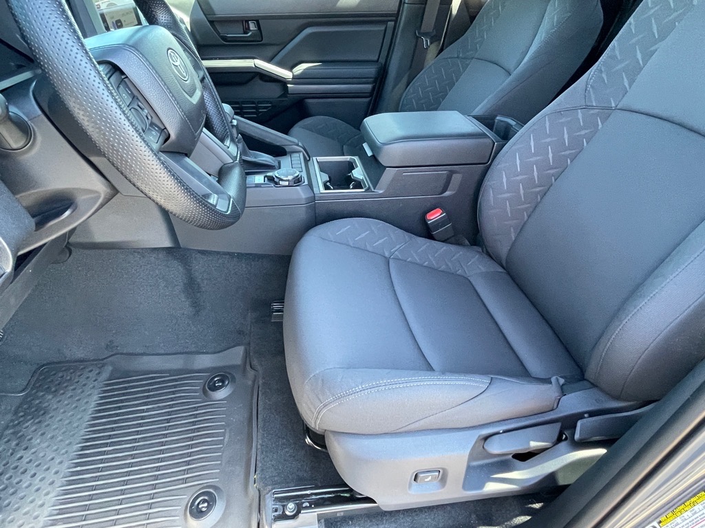 2025 Toyota Tacoma SR5 Double Cab photo 8