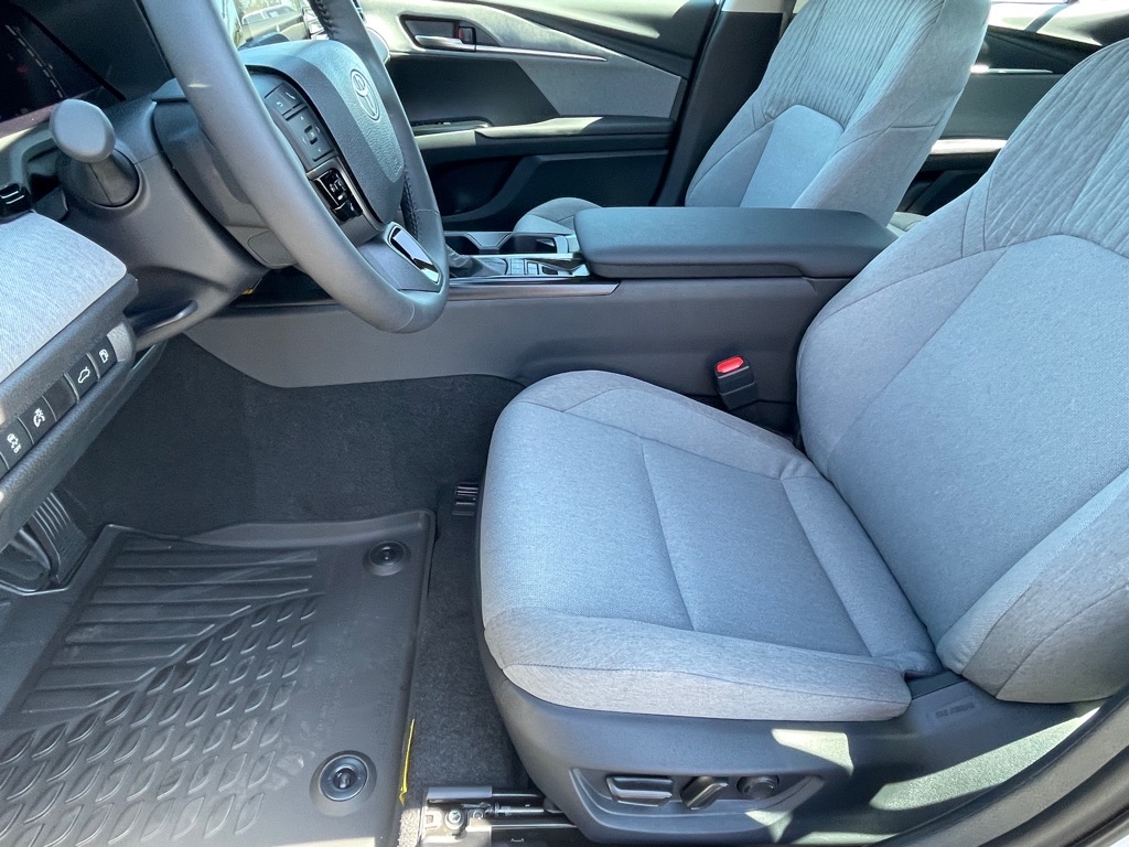 2026 Toyota Camry LE photo 8