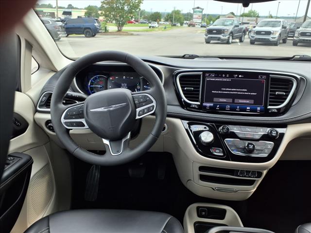 2023 Chrysler Pacifica Plug-In Hybrid Touring L