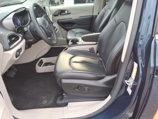 2023 Chrysler Pacifica Plug-In Hybrid Touring L