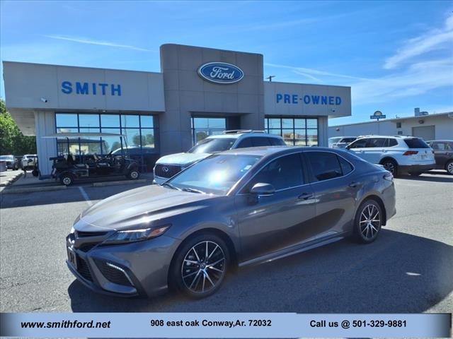 2022 Toyota Camry Hybrid SE