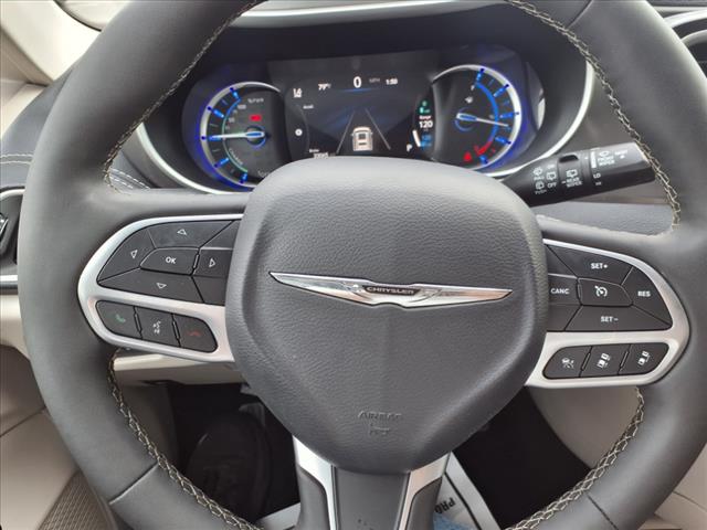 2023 Chrysler Pacifica Plug-In Hybrid Touring L