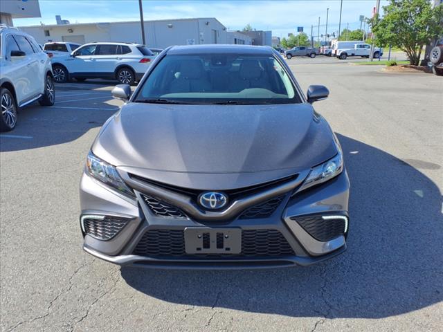 2022 Toyota Camry Hybrid SE