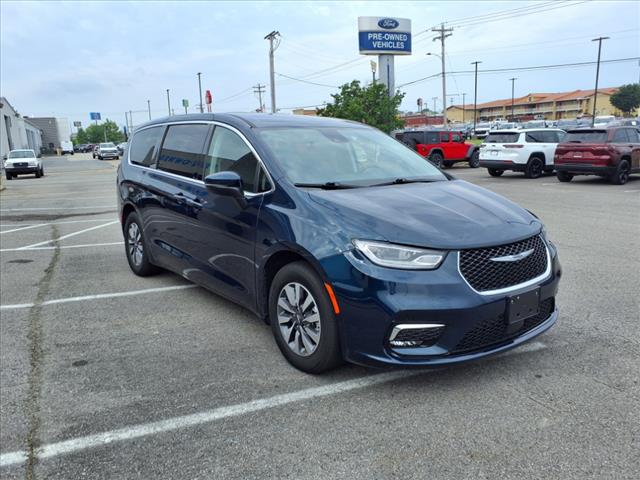 2023 Chrysler Pacifica Plug-In Hybrid Touring L