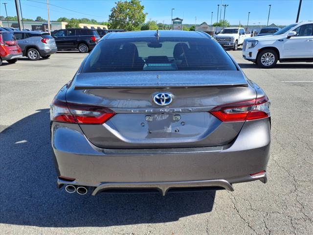 2022 Toyota Camry Hybrid SE