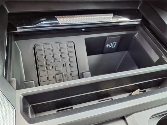 2025 Ford F-250 Super Duty 4X4 CREW CAB PICKUP/