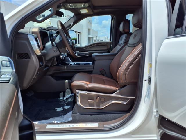 2025 Ford F-250 Super Duty 4X4 CREW CAB PICKUP/