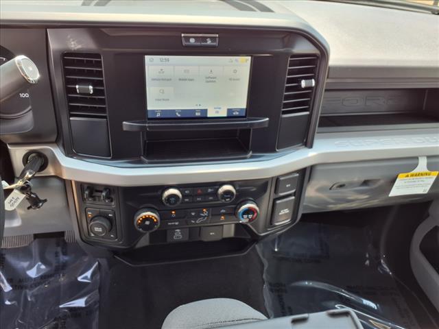 2025 Ford F-250 Super Duty 4X4 CREW CAB PICKUP/