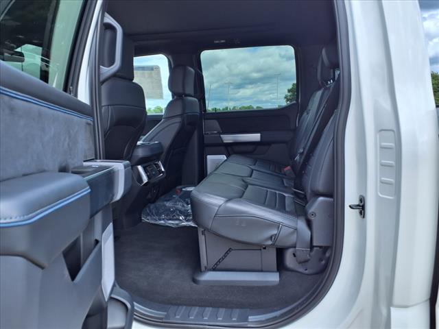 2025 Ford F-250 Super Duty 4X4 CREW CAB PICKUP/