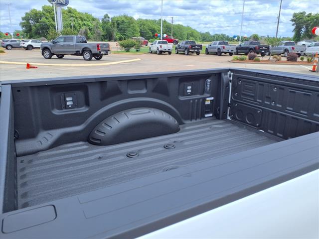 2025 Ford F-250 Super Duty 4X4 CREW CAB PICKUP/