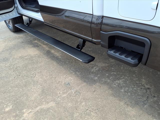 2025 Ford F-250 Super Duty 4X4 CREW CAB PICKUP/