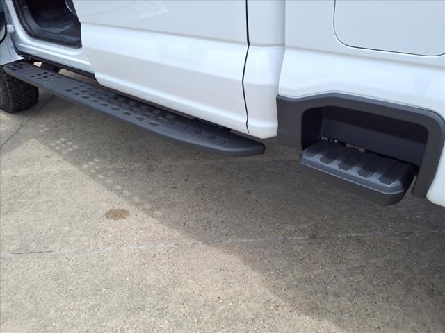 2025 Ford F-250 Super Duty 4X4 CREW CAB PICKUP/