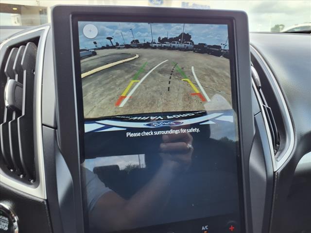 2022 Ford Edge SE