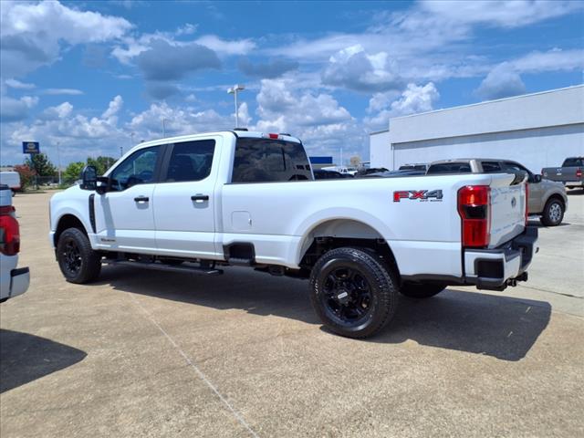 2025 Ford F-250 Super Duty 4X4 CREW CAB PICKUP/