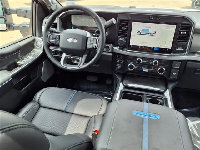 2025 Ford F-250 Super Duty 4X4 CREW CAB PICKUP/