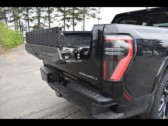 2025 GMC Sierra EV Denali