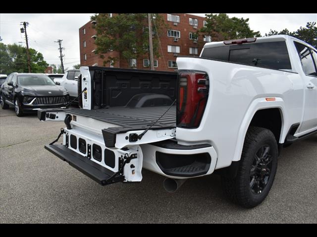 2025 GMC Sierra 2500HD AT4