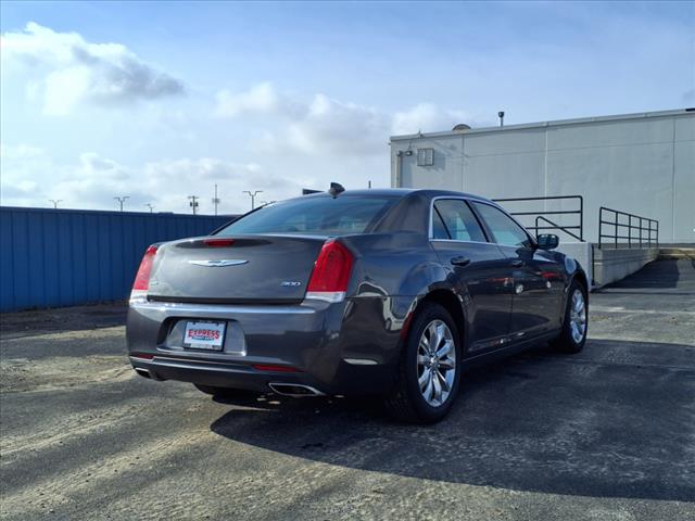 2017 Chrysler 300 