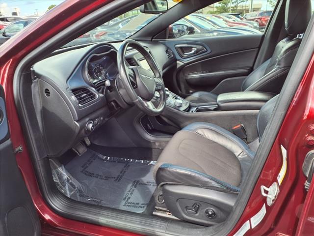 2015 Chrysler 200 