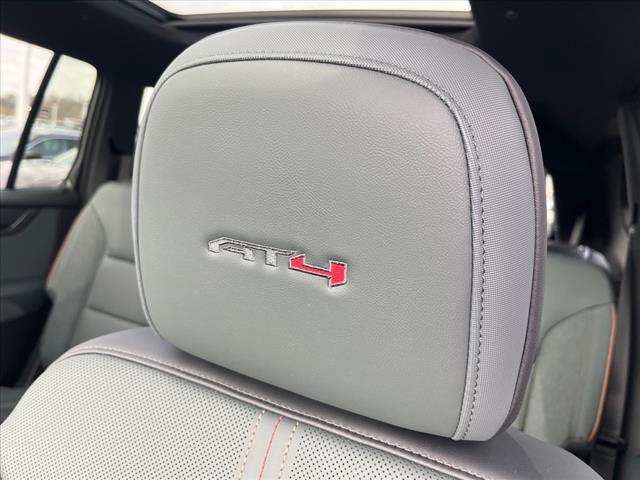 2025 GMC Acadia AT4