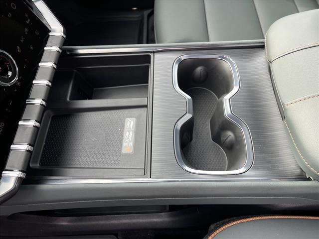 2025 GMC Acadia AT4