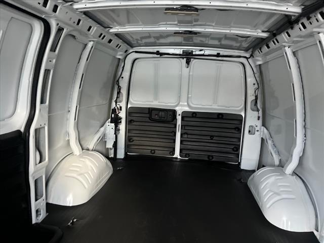 2025 GMC Savana Work Van