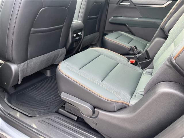 2025 GMC Acadia AT4