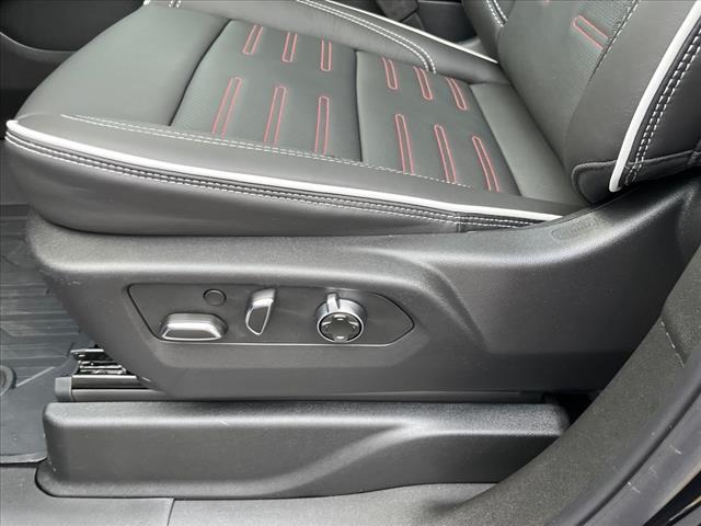 2025 GMC Yukon XL AT4