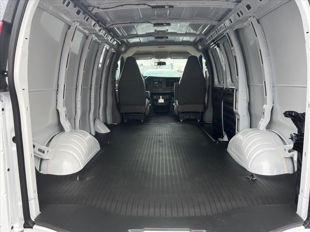 2025 GMC Savana Work Van