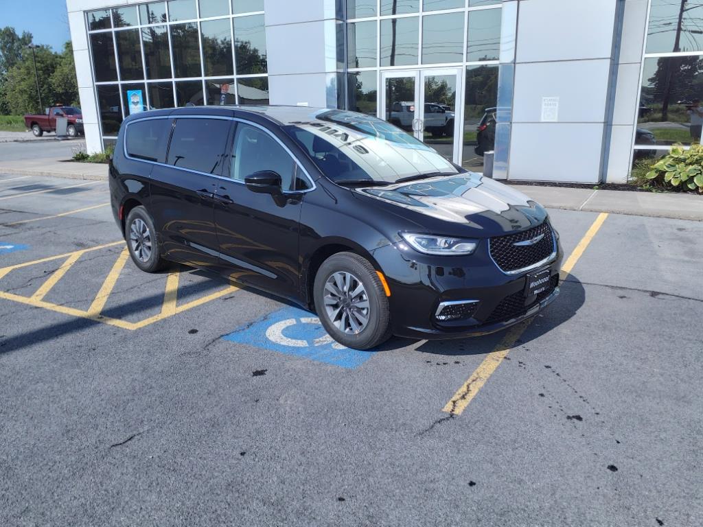 2023 Chrysler Pacifica Plug-In Hybrid