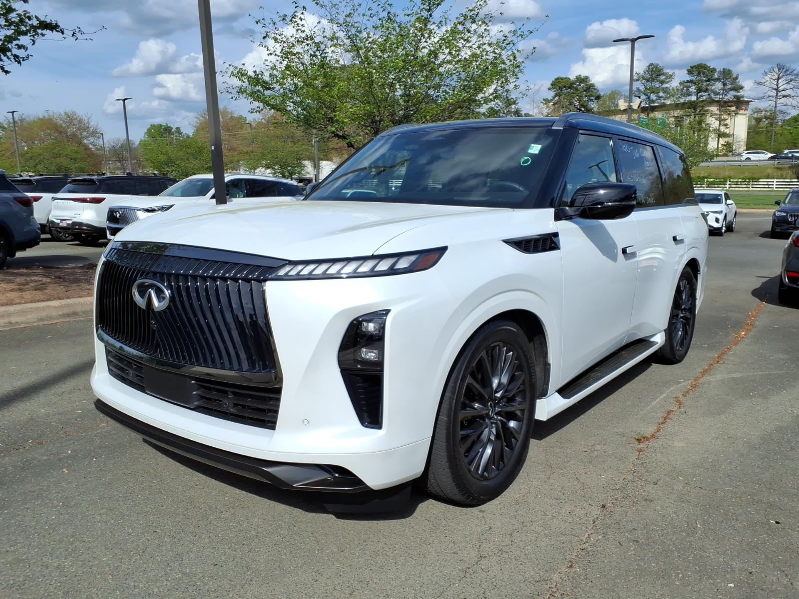 Radiant White/Black Obsidian 2025 INFINITI QX80 Autograph 4WD SUV / Crossover All-Wheel Drive 9-Speed Automatic
