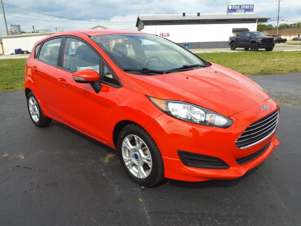 2015 Ford Fiesta SE - main photo